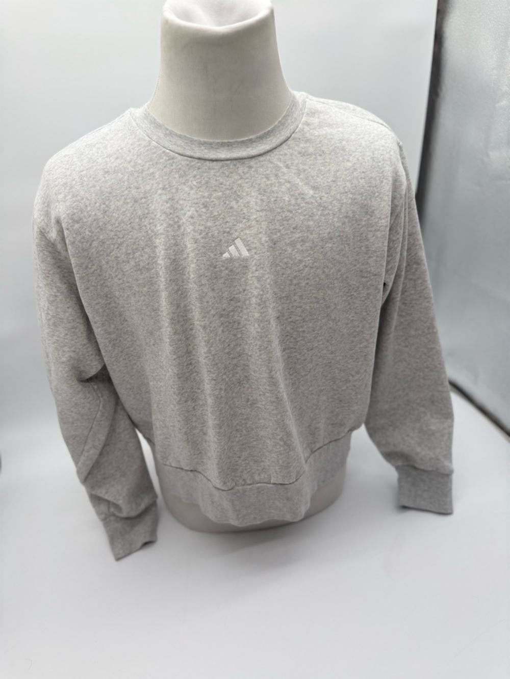 Adidas Women's Loose Slight Cropped Sweatshirt Light Gray Size 2X Plus Size EUC - Picture 6 of 14
